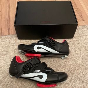 Like new Peloton cycling shoes
